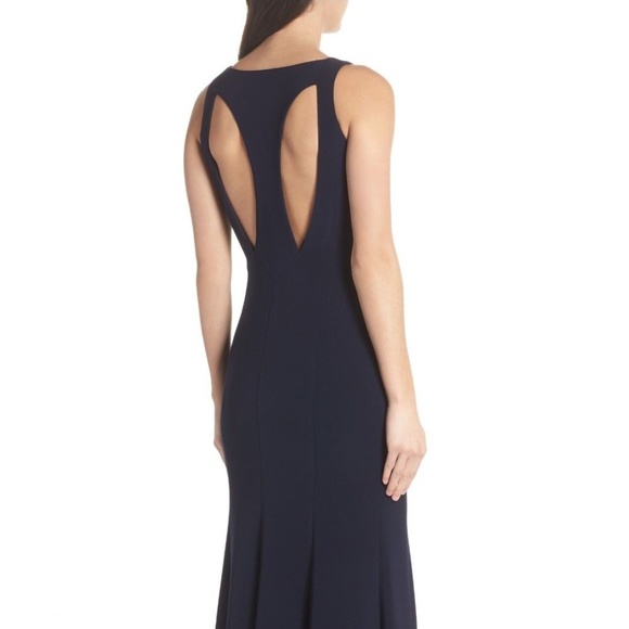 NWT‎ Xscape Deep V-Neck Trumpet Gown in Navy Blue [ SZ 12 ] - Picture 6 of 8